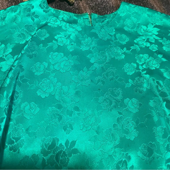 Vintage kelly green satin jacquard ladies two piece dress - Picture 8 of 11